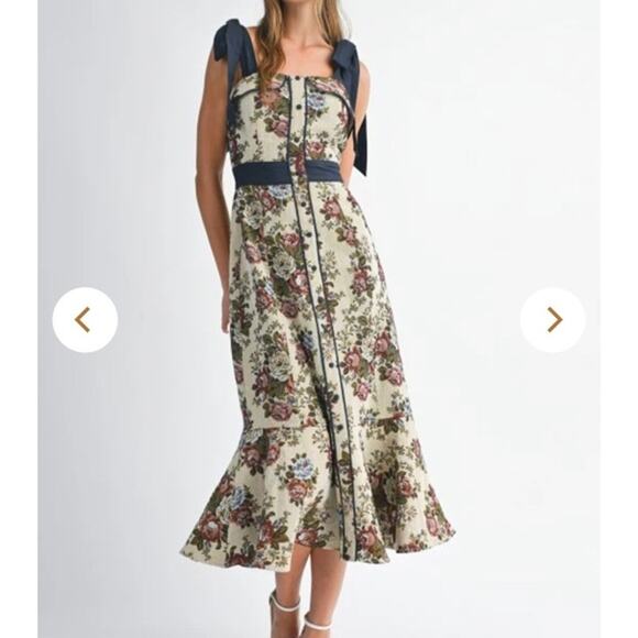 Mabel Dresses & Skirts - Mabel tapestry dress